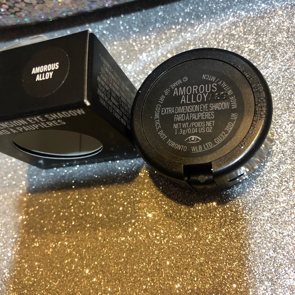 BNIB! MAC Extra Dimension Eyeshadow single in Amorous Alloy - Picture 4 of 10